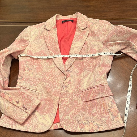 Elie Tahari Pink Paisley Tailored Blazer – Elegant Designer Jacket (Size 4) - Picture 10 of 16